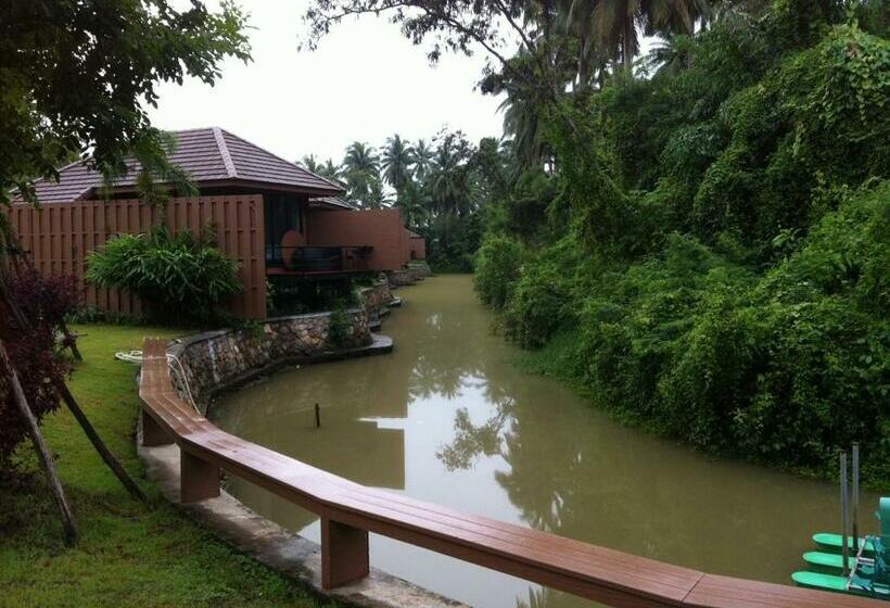 Номер Deluxe, The Grace Amphawa