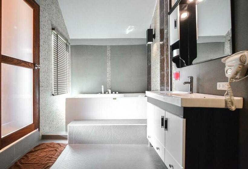 Номер Deluxe, The Grace Amphawa