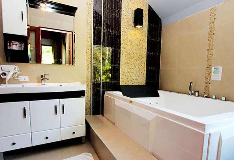 Номер Deluxe, The Grace Amphawa