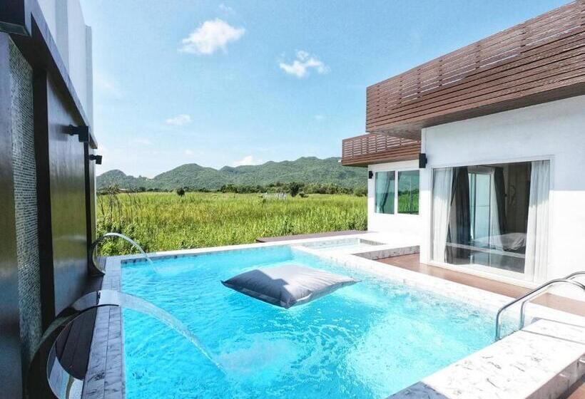 جناح مزود بحمام سباحة, The Vista Pool Villa