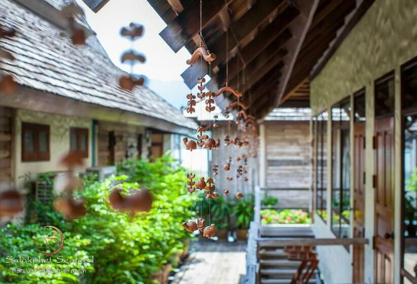 Quarto Superior, Salakphet Resort