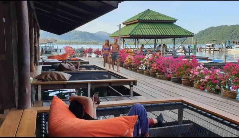 Quarto Deluxe com Terraço, Salakphet Resort