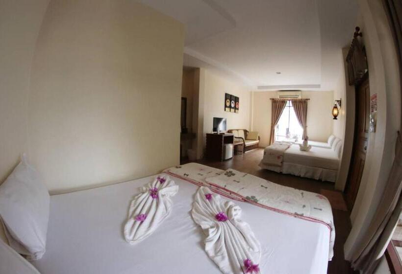 Quarto Familiar, Salakphet Resort