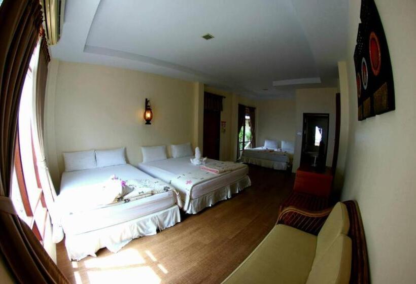 Quarto Familiar, Salakphet Resort
