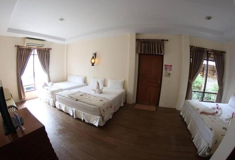 Quarto Familiar, Salakphet Resort