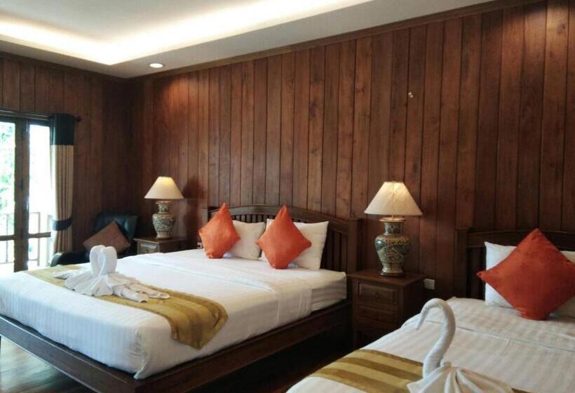 غرفة قياسية ثلاثية مزودة بتراس, Scent Of Sukhothai Resort