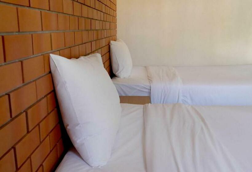 带花园景观和一个卧室的别墅, Wangpla Villa Resort