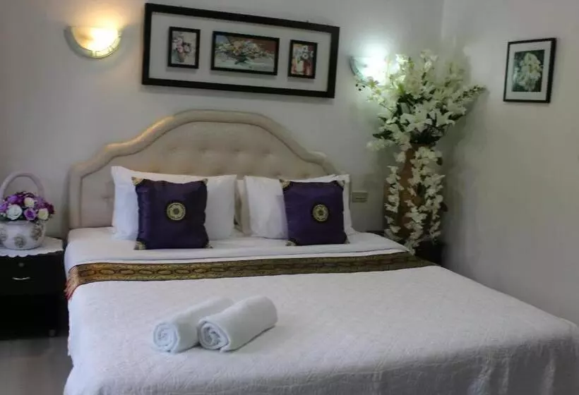 سوییت با چشم‌انداز باغ, White Elephant Resort