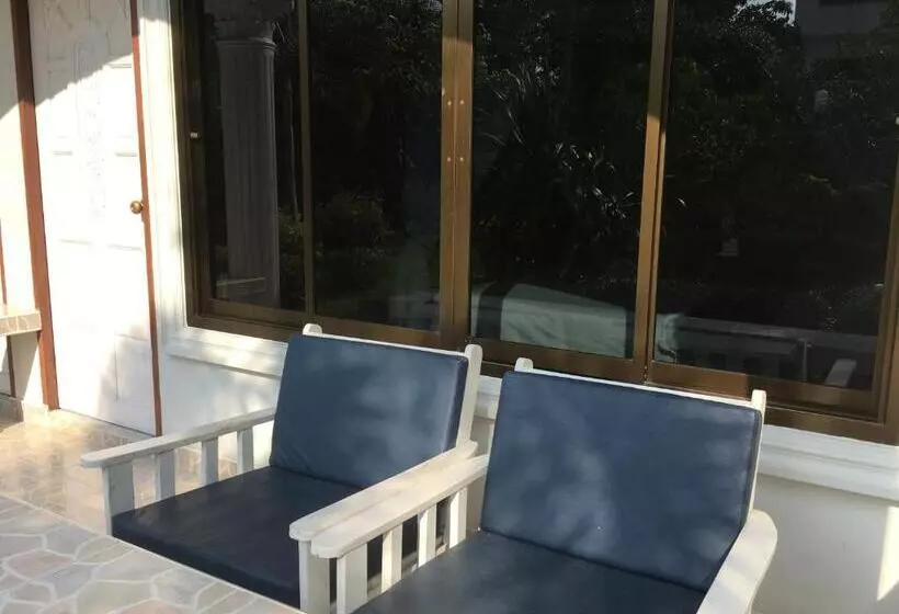 اتاق خانوادگی با چشم‌انداز باغ, White Elephant Resort