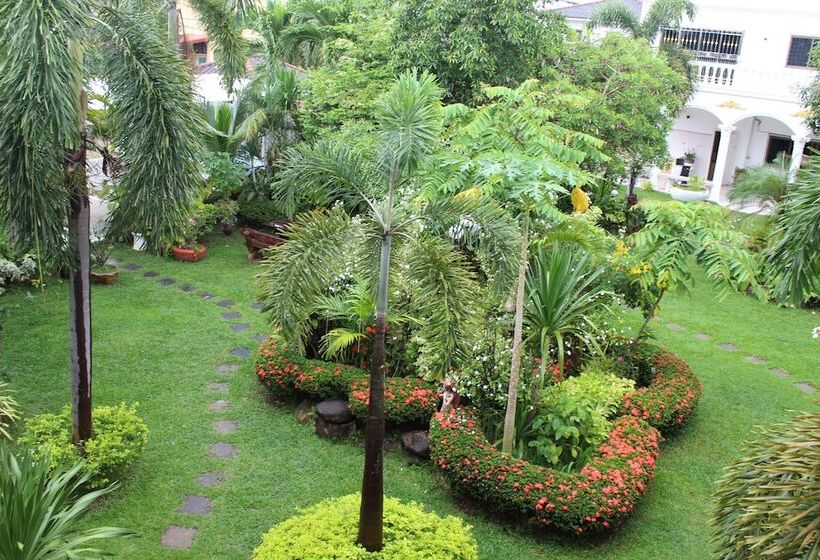 Семейный Номер Вид на Сад, White Elephant Resort