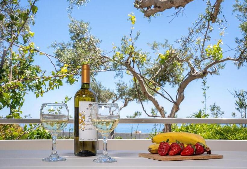 スーペリアスタジオ, Fata Morgana Studios & Apartments