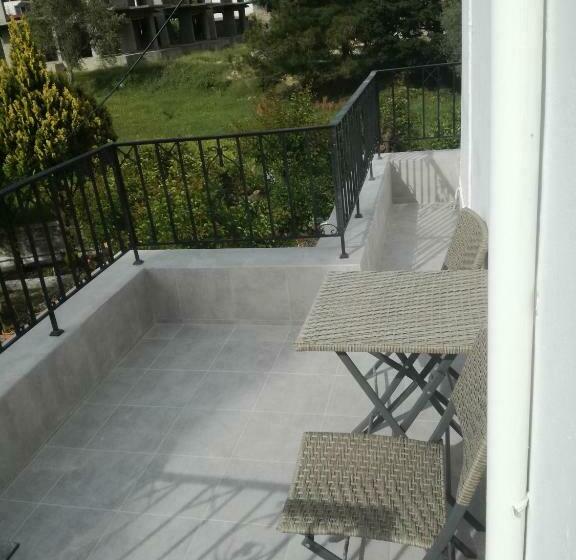 테라스 주니어 스위트, Dimitra Sun