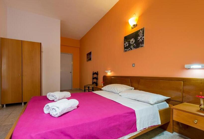 استودیو خانوادگی, Elefteria