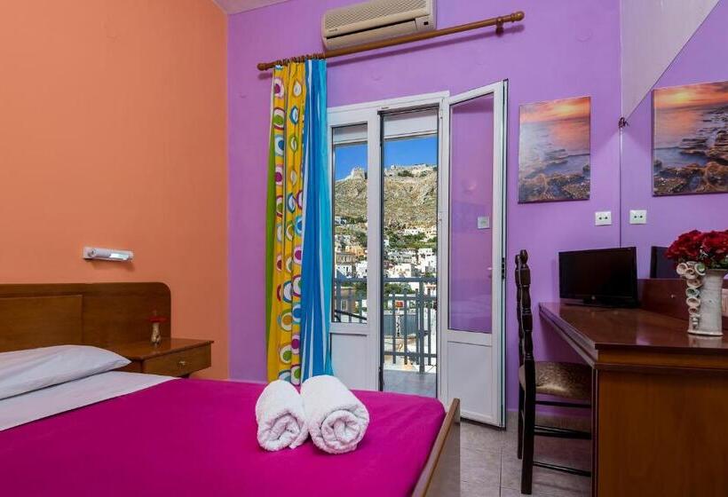 استودیو خانوادگی, Elefteria