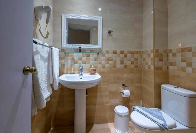 اتاق استاندارد سه تخته با چشمانداز, Elefteria