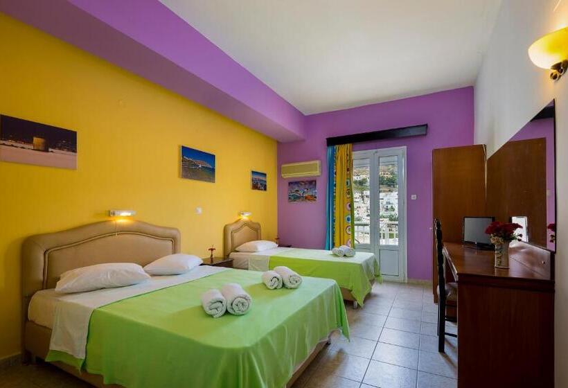 اتاق استاندارد سه تخته با چشمانداز, Elefteria