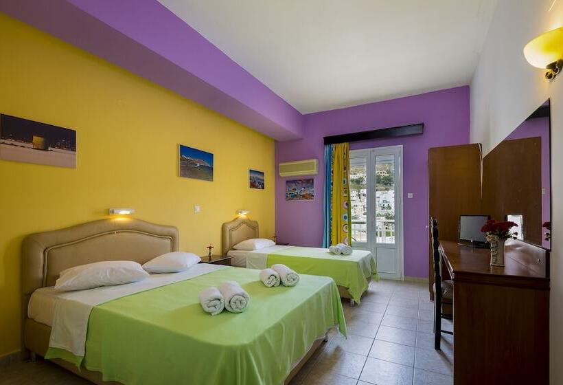 اتاق استاندارد سه تخته با چشمانداز, Elefteria