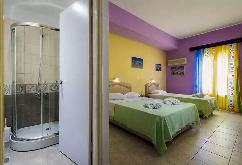 اتاق استاندارد سه تخته با چشمانداز, Elefteria