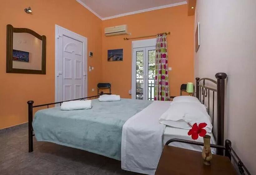 استودیو استاندارد با بالکن, Elefteria