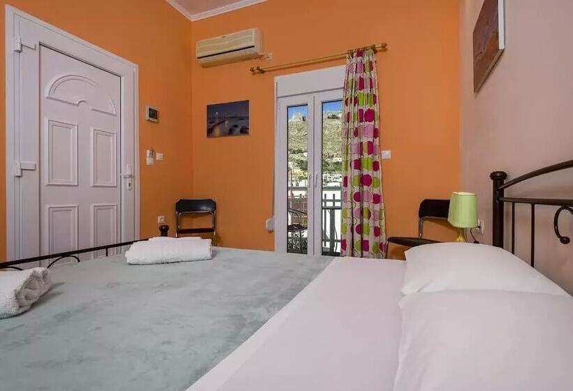 استودیو استاندارد با بالکن, Elefteria