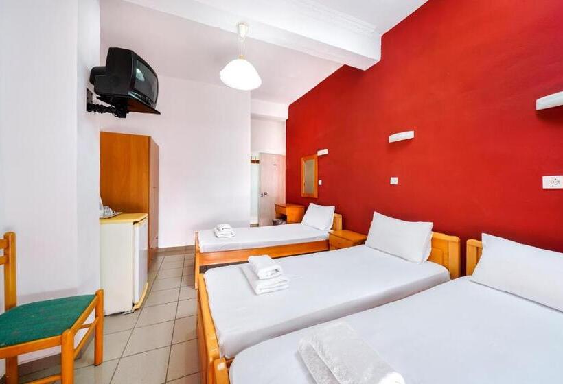 景色の見えるスタンダード4人部屋, Papageorgiou