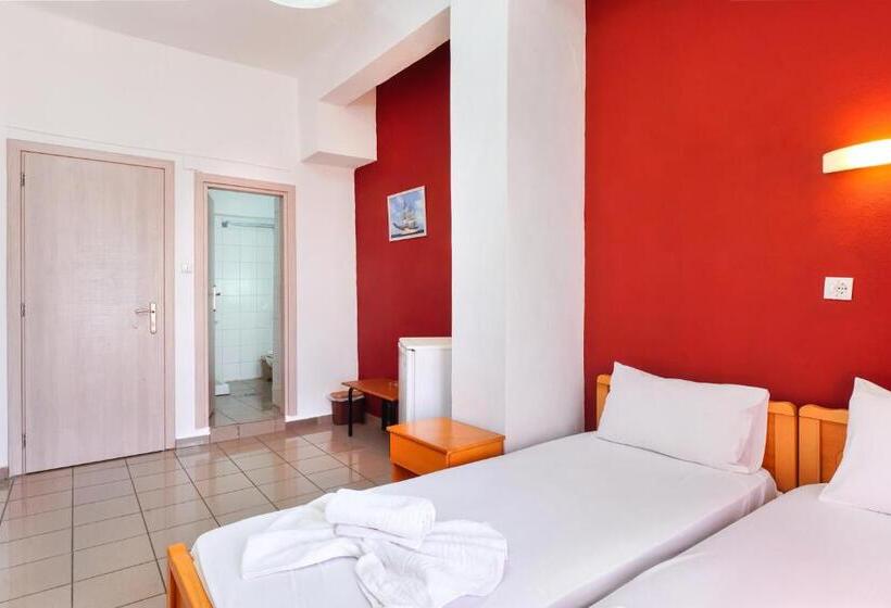 景色の見えるスタンダード4人部屋, Papageorgiou