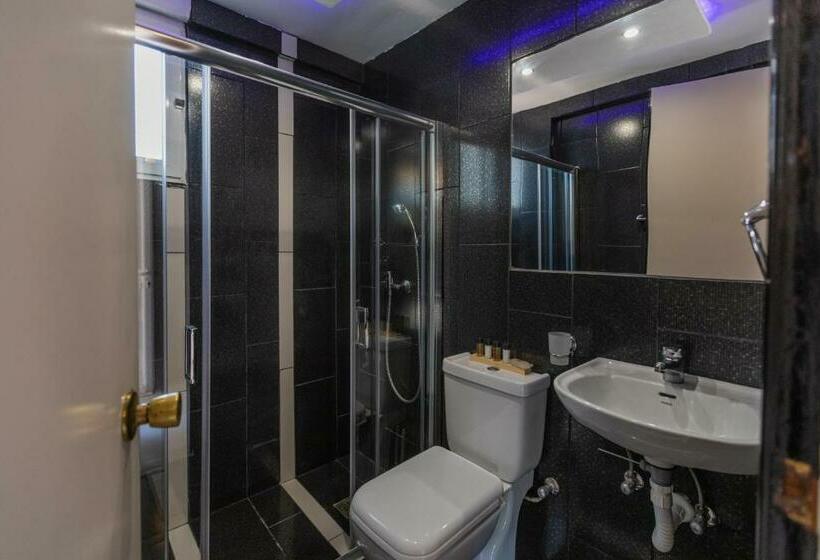 스탠다드 스튜디오 풀장 전망, The L Suites & Apartments