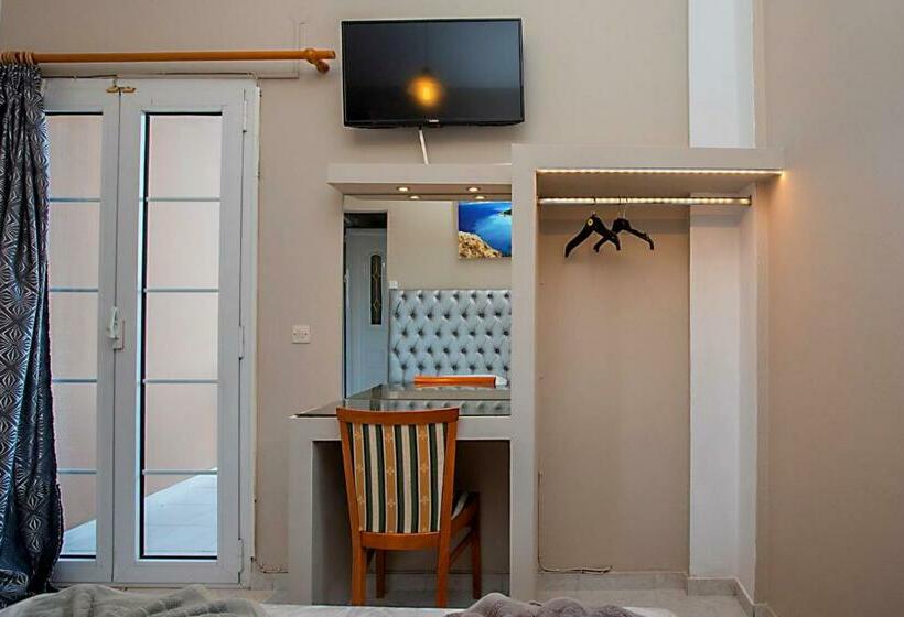 스탠다드 스튜디오 풀장 전망, The L Suites & Apartments