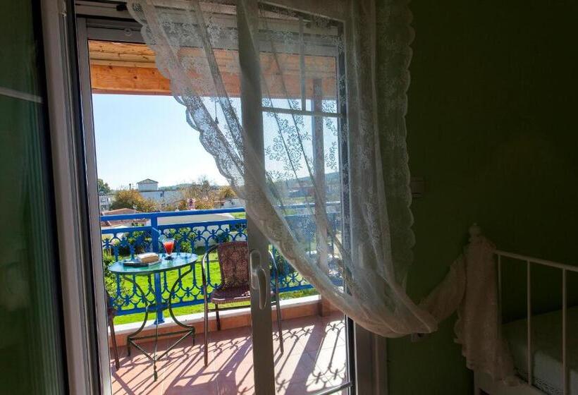 חדר אקונומי, Ionio Gastronomy Suites