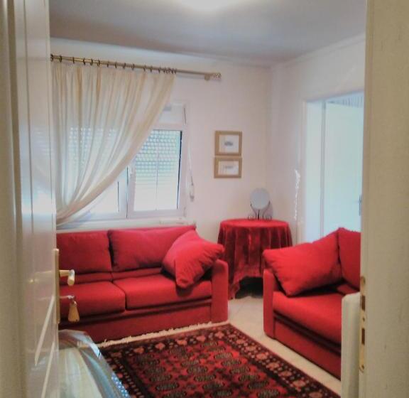 חדר משפחתי, Ionio Gastronomy Suites