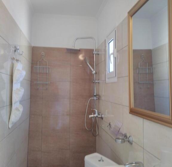 חדר משפחתי, Ionio Gastronomy Suites