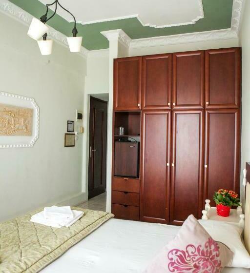 スタンダードルーム, Zografos