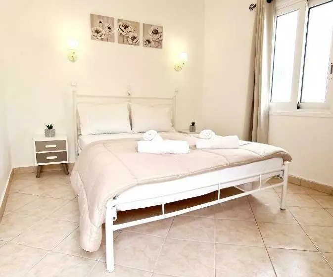 اتاق استاندارد, Avra Rooms