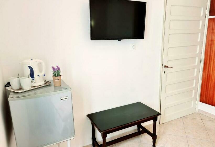 标准间, Avra Rooms