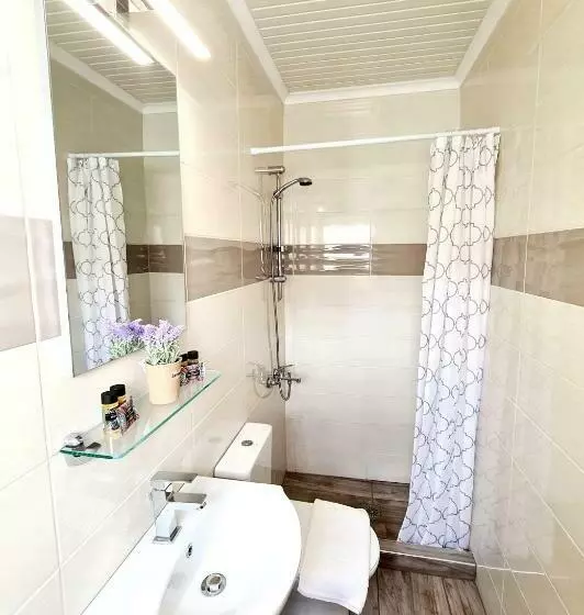 اتاق استاندارد, Avra Rooms