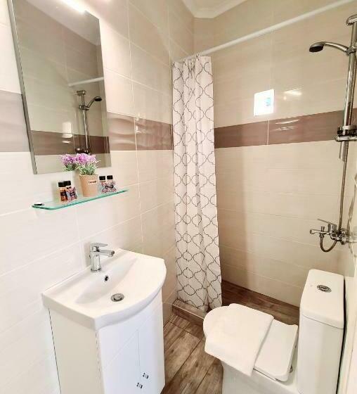 اتاق استاندارد, Avra Rooms