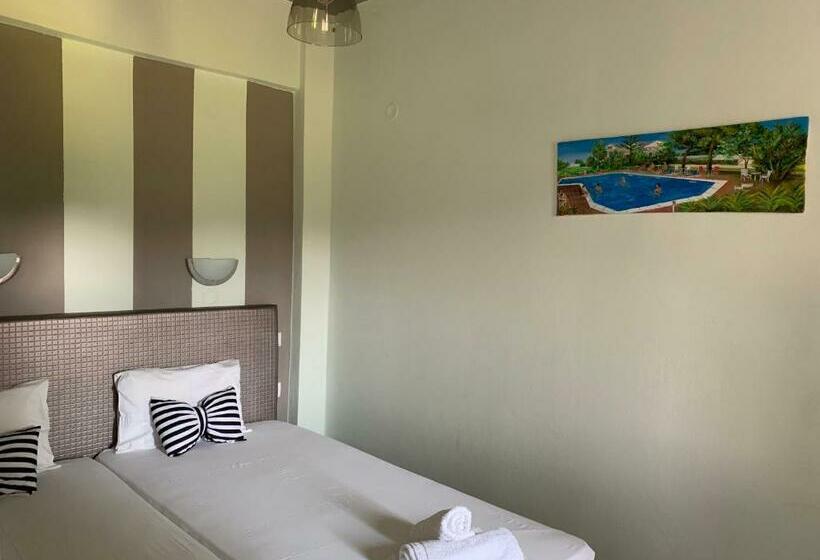 استودیوی استاندارد, Villa Pap