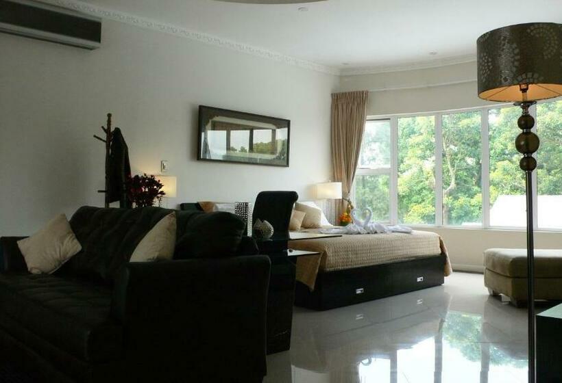 디럭스 스튜디오, Alameda Cariari Boutique