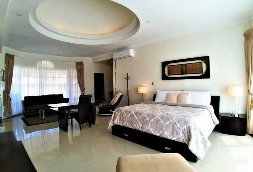 디럭스 스튜디오, Alameda Cariari Boutique