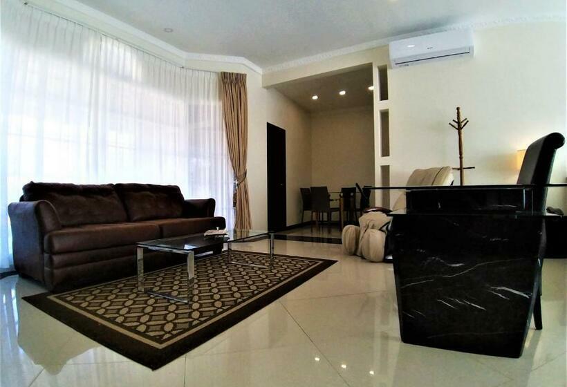 디럭스 스튜디오, Alameda Cariari Boutique