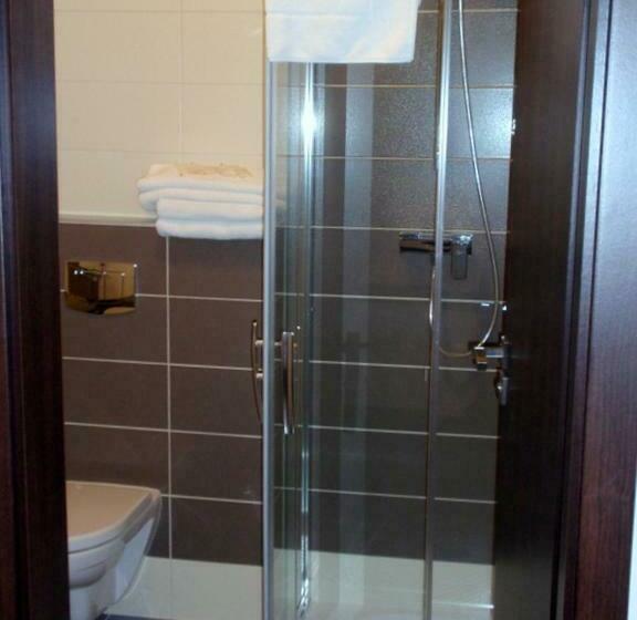 Четырехместный Номер Стандарт, Corona