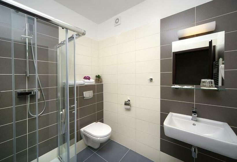 Стандартный Номер Кровать Кинг, Corona