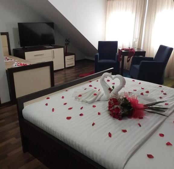 Номер Стандарт Трехместный, Corona