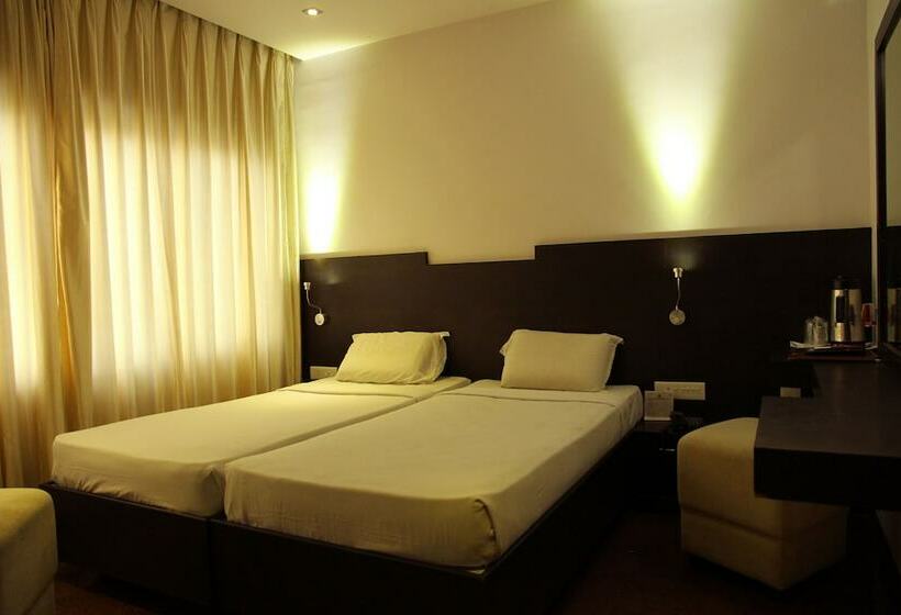 חדר אקזקיוטיב, Gokulam Park