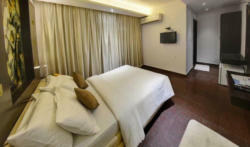 חדר אקזקיוטיב, Gokulam Park