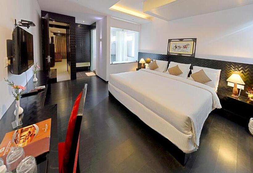 סוויטה, Gokulam Park