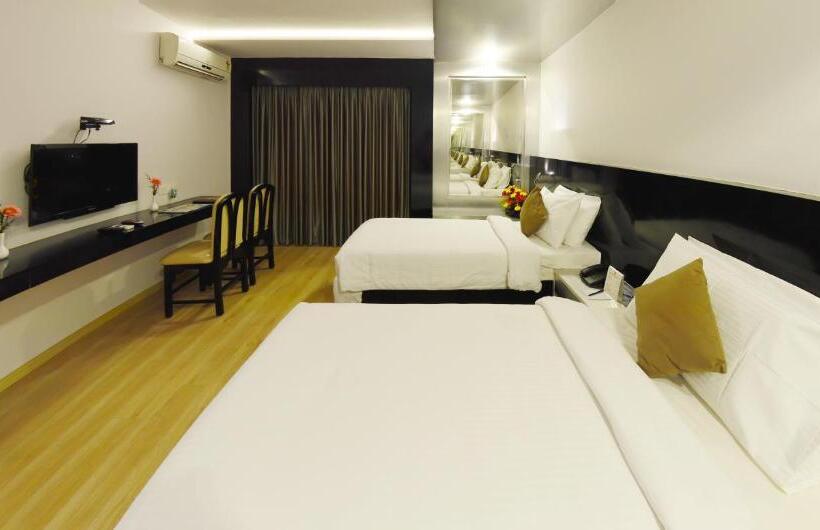 חדר משפחתי, Gokulam Park