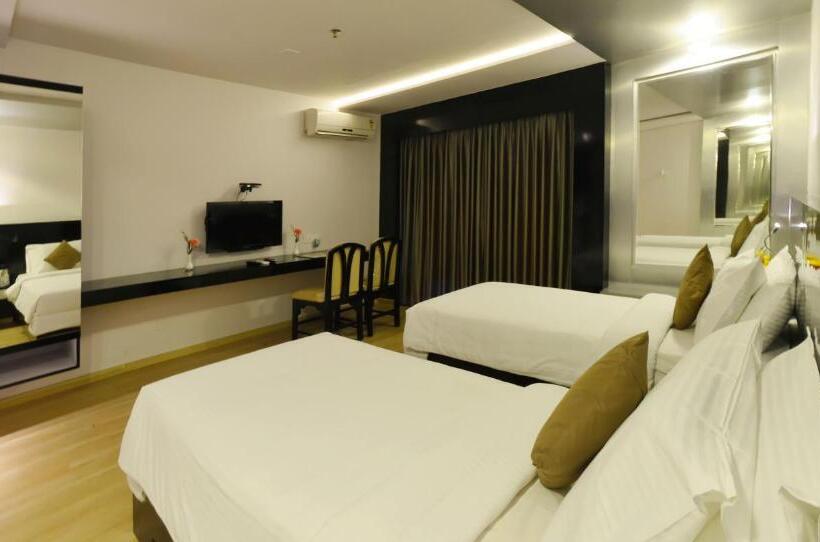 חדר משפחתי, Gokulam Park