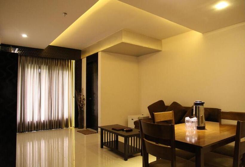 סוויטה, Gokulam Park