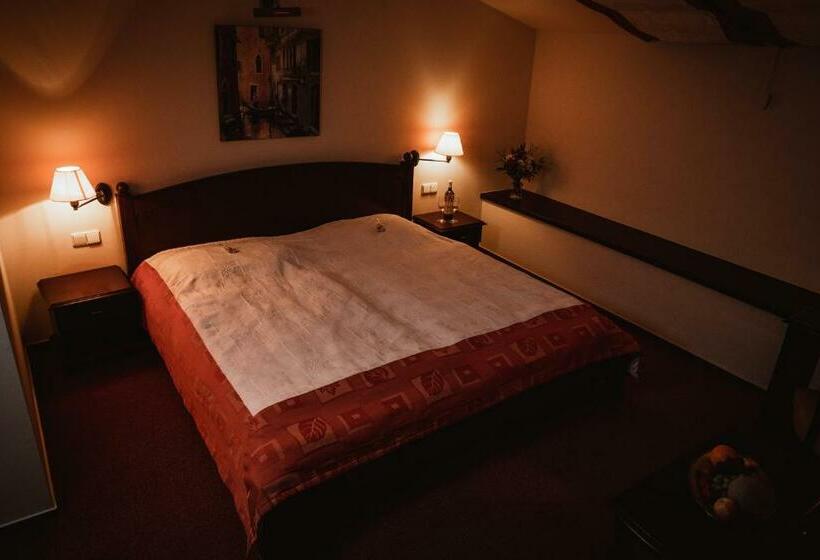 اتاق استاندارد, Green Gondola